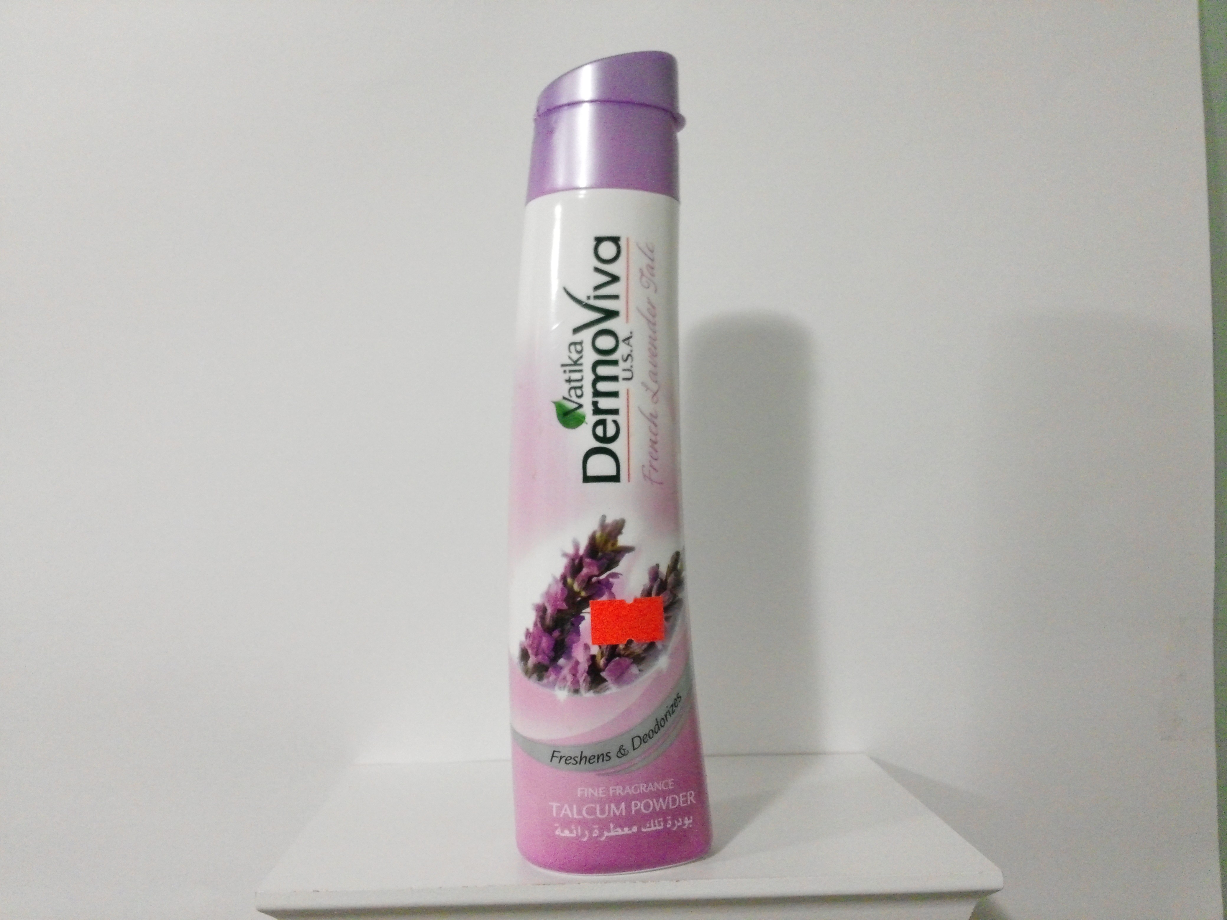Vatika DermoViva Lavender Talc 125 grm Vatika DermoViva Lavender Talc 125 grm