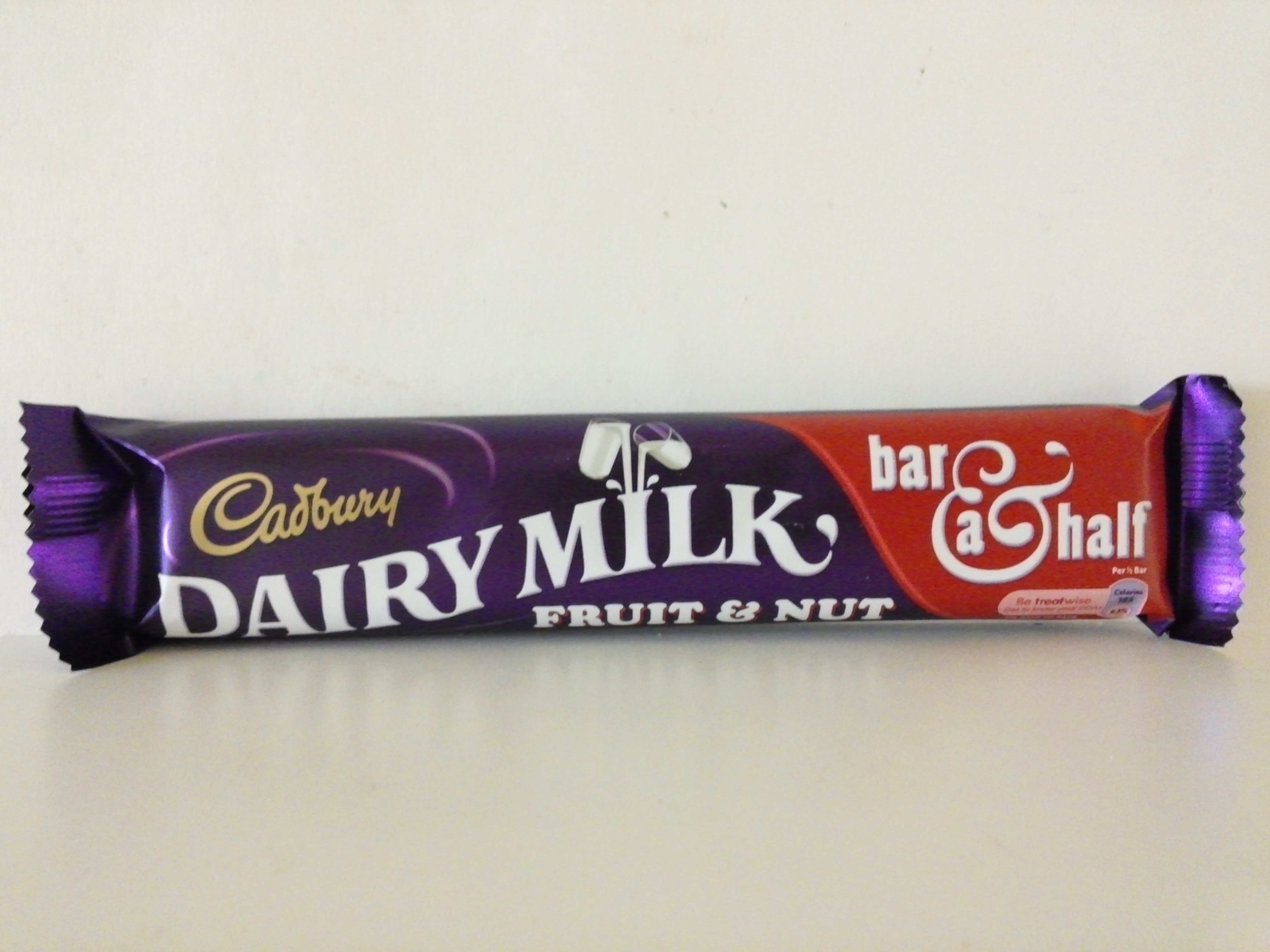Cadbury Dairy Milk Fruit & Nut 120 grm Cadbury Dairy Milk Fruit & Nut 120 grm