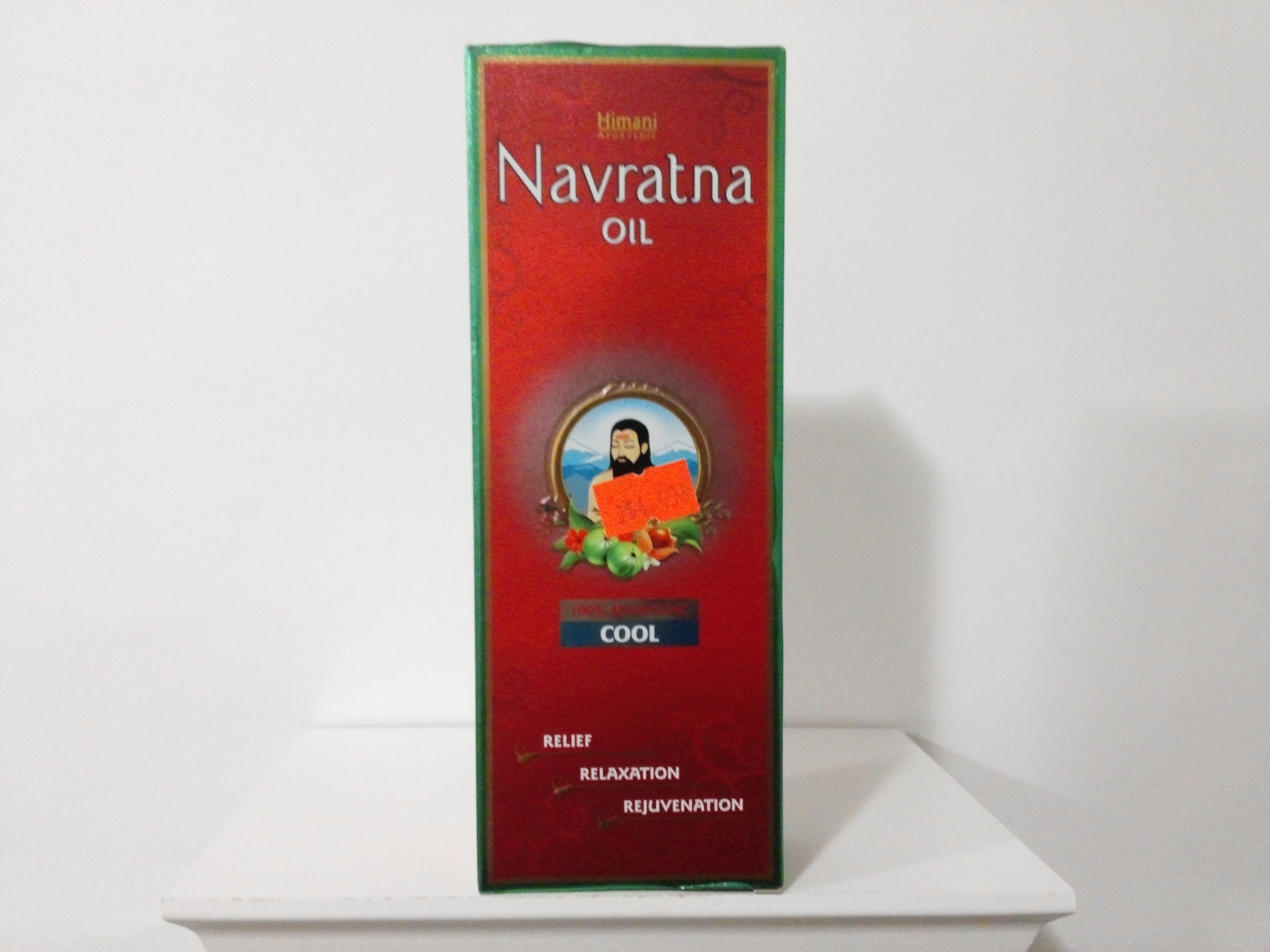Himani Ayurvedic Navratna Oil 200 ml Himani Ayurvedic Navratna Oil 200 ml